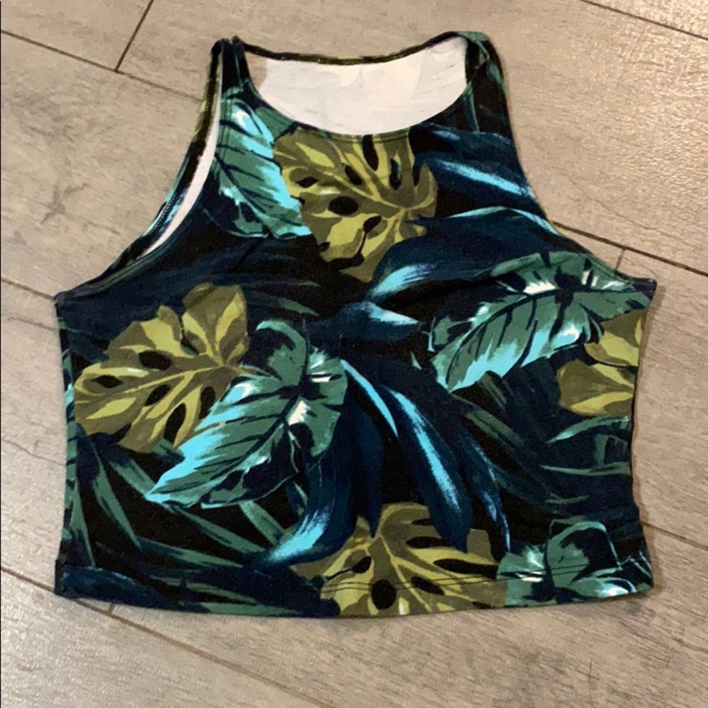 Crop top